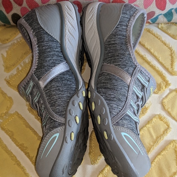 Sketchers - Picture 5 of 5